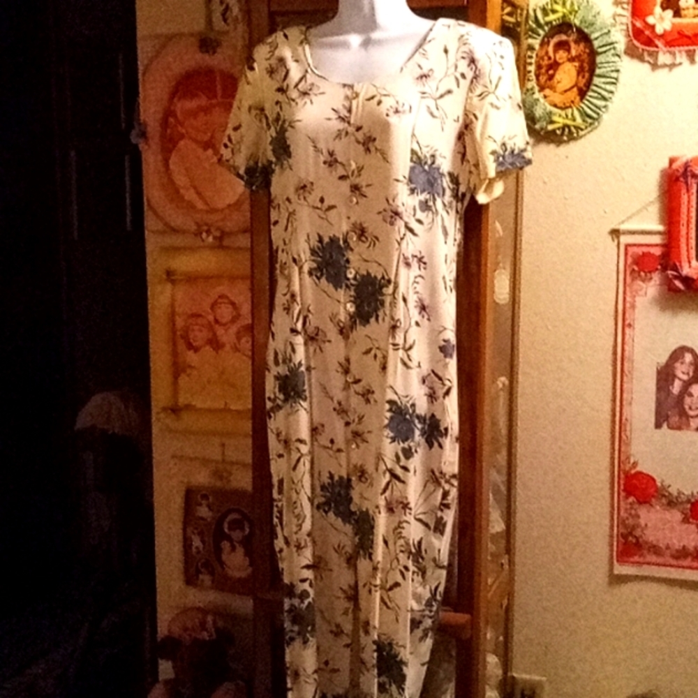 NWOT,Vintage 80's,Beautiful,Old Fashioned,LavenderBlue & Cream,Floral,Maxi Dress
